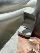 Cargar imagen en el visor de la galería, LADYBUG EARRINGS