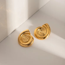 Cargar imagen en el visor de la galería, SHELL EARRINGS