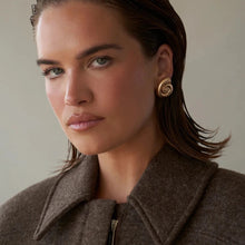 Cargar imagen en el visor de la galería, SHELL EARRINGS