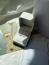 Cargar imagen en el visor de la galería, MADELINE PEARL EARRINGS