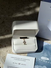 Cargar imagen en el visor de la galería, COLUMPIO BARRA MEDIANA Y CRUZ MADRE PERLA CHICA