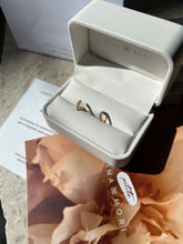 Cargar imagen en el visor de la galería, HOOP PEARLS