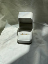 Cargar imagen en el visor de la galería, FLOWER EARRINGS