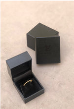 Cargar imagen en el visor de la galería, ANILLO TORCIDO ORO