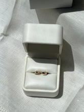 Cargar imagen en el visor de la galería, CLAW RING