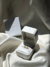 Cargar imagen en el visor de la galería, FLOWER EARRINGS