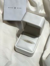 Cargar imagen en el visor de la galería, DIAMOND RING