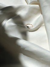 Cargar imagen en el visor de la galería, ANILLO ORO ZAFIRO AZUL