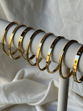 Cargar imagen en el visor de la galería, PAVE BANGLE