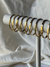Cargar imagen en el visor de la galería, PAVE BANGLE