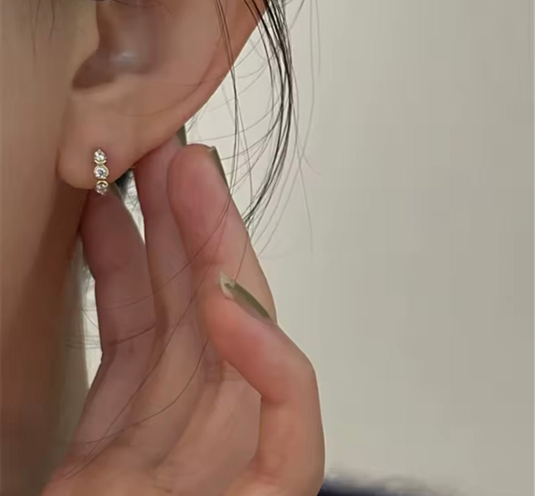 MINI LEIA HOOPS