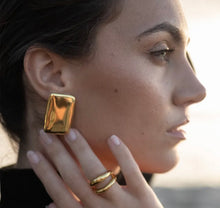 Cargar imagen en el visor de la galería, RECTANGLE EARRINGS
