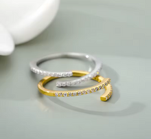 Cargar imagen en el visor de la galería, Anillo infinito con Swarovskis
