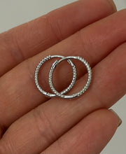 Cargar imagen en el visor de la galería, DOT HOOPS
