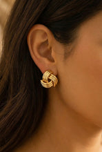 Cargar imagen en el visor de la galería, WAVE EARRINGS

