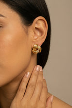 Cargar imagen en el visor de la galería, WAVE EARRINGS
