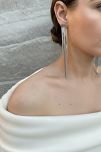 Cargar imagen en el visor de la galería, MILES EARRINGS
