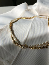 Cargar imagen en el visor de la galería, ALICE PEARL NECKLACE
