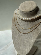 Cargar imagen en el visor de la galería, CHUNK PEARL NECKLACE
