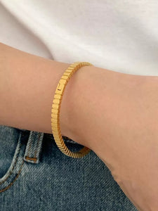 CHLOE BANGLE