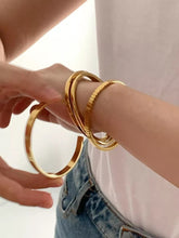 Cargar imagen en el visor de la galería, CHLOE BANGLE
