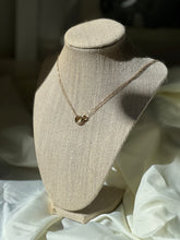 Cargar imagen en el visor de la galería, INFINITY NECKLACE

